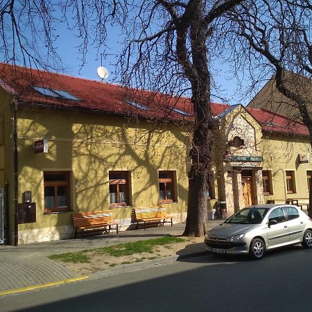 Penzion Pod Kastany Kvasice Exterior foto